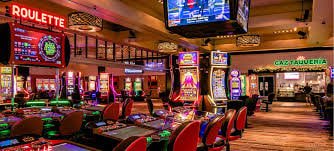 Tampilan instalasi aplikasi microgaming pada perangkat mobile dan desktop